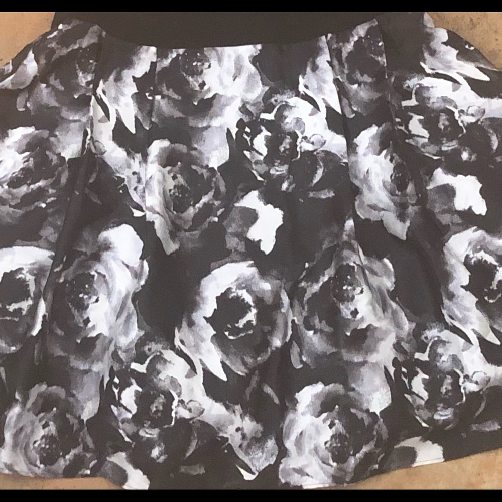 Party Prom Dress Black & White Halter Neckline Satin Floral Flare Skirt Pocke… - Picture 3 of 10